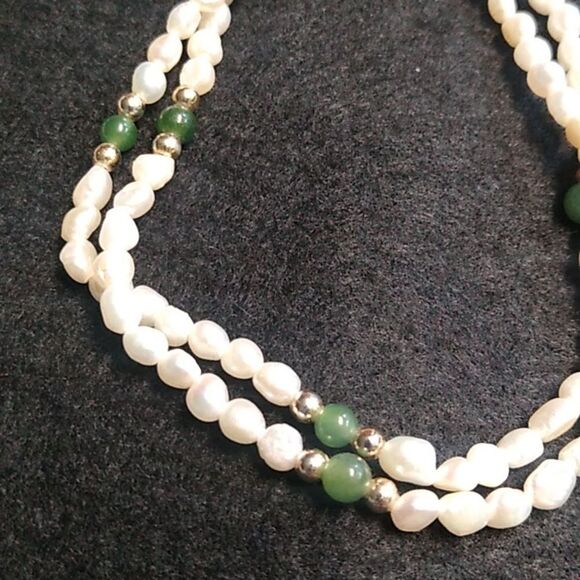 Elegant Three Strand Pearl/Jade/Coral Beaded Twisted Necklace & Bracelet - Picture 3 of 9